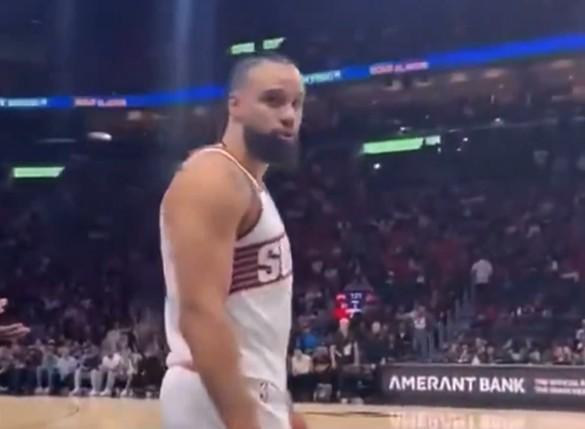 尴尬的是最后输了,狄龙回喷骂自己垃圾的热火球迷:看看比分,f**k