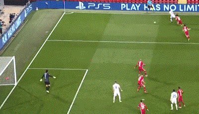 1618433312187036243.gif 球友会-【欧冠】本泽马中柱库尔图瓦力扑 皇马平利物浦晋级