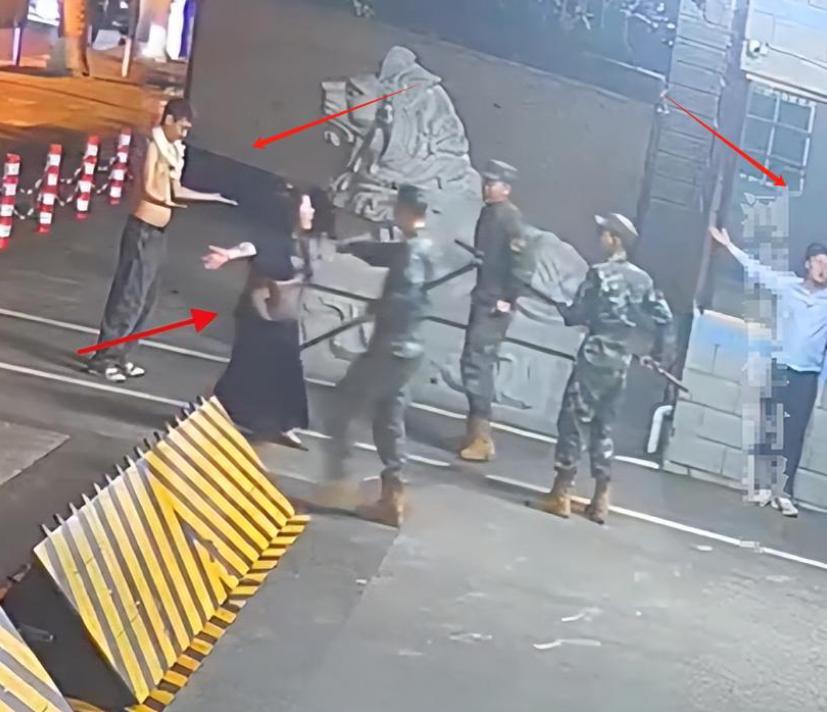 球友会体育-四川武警营门推哨兵后续：大家都搞错了罪名，她面临的不是袭警罪